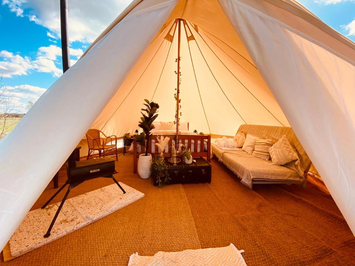 Fen Meadows Glamping - Luxury Cabins And Bell Tents 캠브리지 외부 사진
